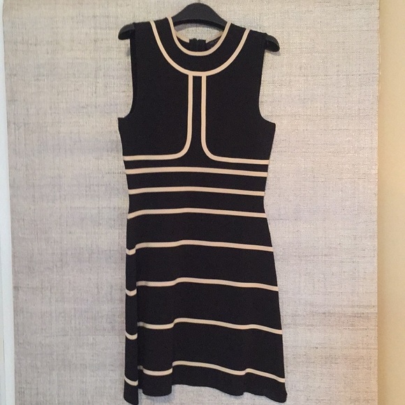 Ted Baker London Sleeveless Stretchy and Slimming Ted size 2 USA size 4-6 - Picture 1 of 3